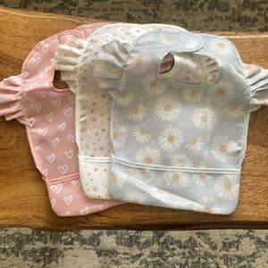 Wipeable bibs
